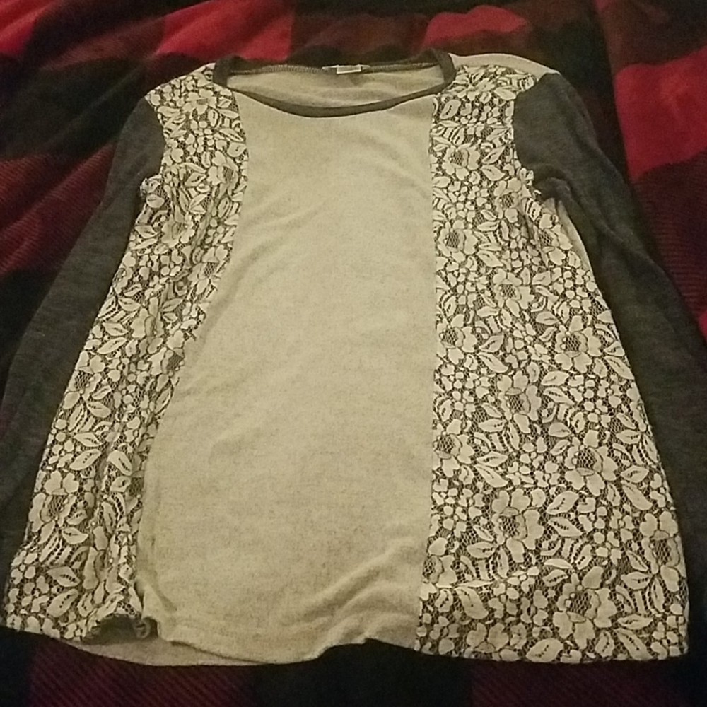💜 3/$15 Isela Light Weight Sweater